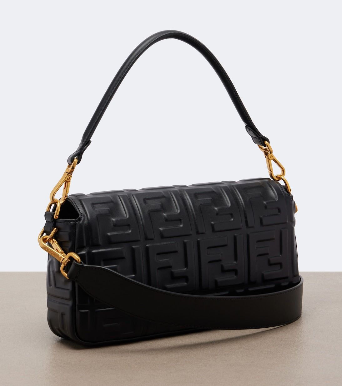 Fendi - Baguette® 26424 Medium leather shoulder bag