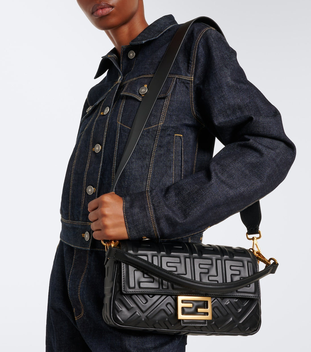 Fendi - Baguette® 26424 Medium leather shoulder bag