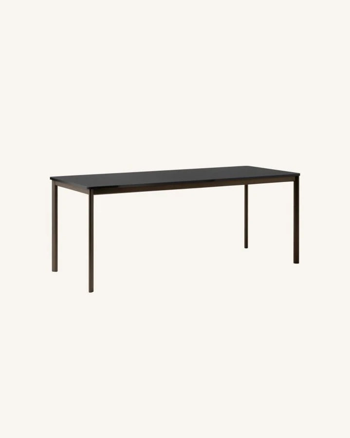 & Tradition - Drip Table, 6 people- Hee Welling | Black